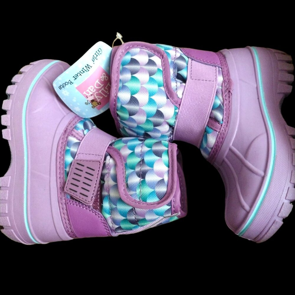 LILY AND DAN SNOW BOOTS